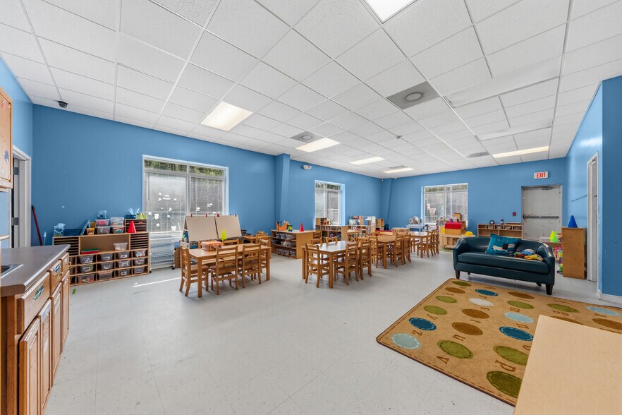 More Photos Of 480 Henrietta St, Kingsland Flex For Sale