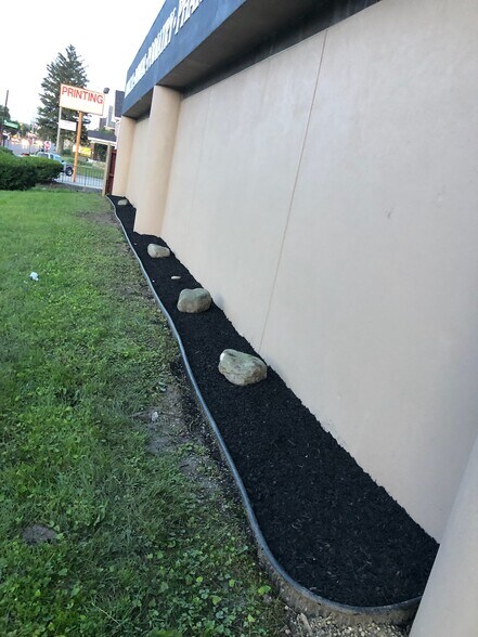 More Photos Of 2575 W Broad St, Columbus Office For Sale