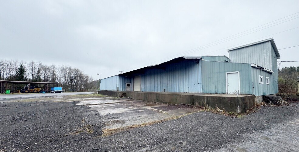 More Photos Of 192 Railroad Ave, Delanson Warehouse For Lease