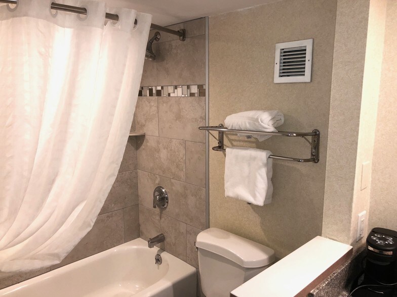 More Photos Of 601 Dingens St, Cheektowaga Hotel For Sale