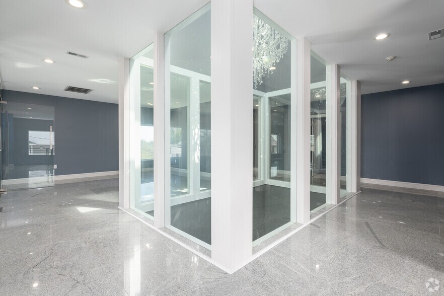 More Photos Of 5200 Fort Ave, Lynchburg Office For Sale