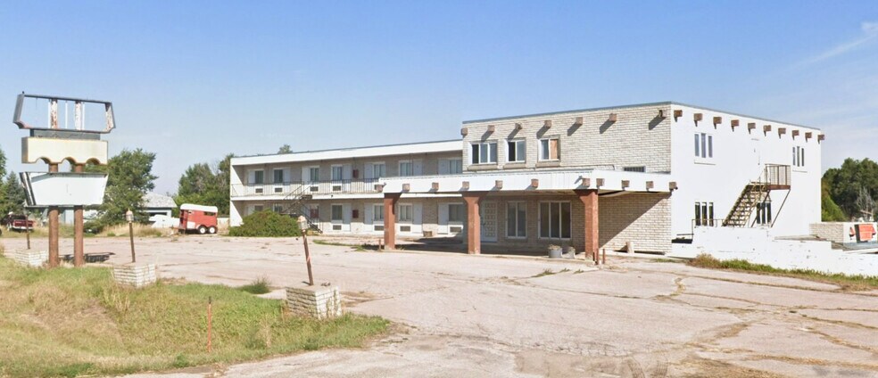 More Photos Of 605 W US Highway 20, Gordon Hotel For Sale