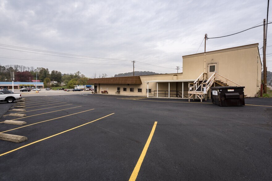 More Photos Of 517 3rd Ave, Chesapeake Medical For Sale