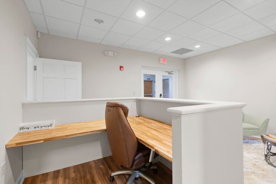 More Photos Of 19810 W Catawba Ave, Cornelius Office For Lease