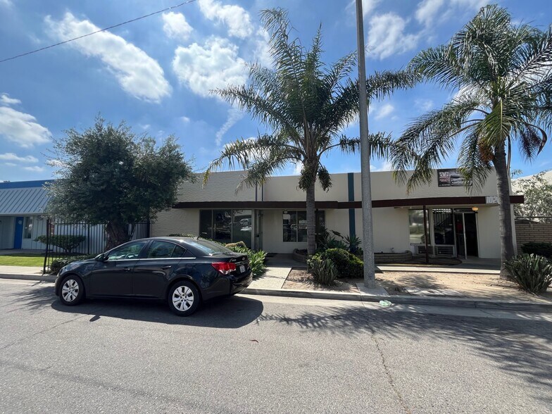 Primary Photo Of 1020-1022 E Orangefair Ln, Anaheim Warehouse For Lease