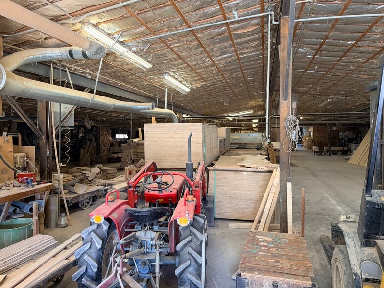 More Photos Of 2570 Needmore Rd, Woodleaf Warehouse For Sale