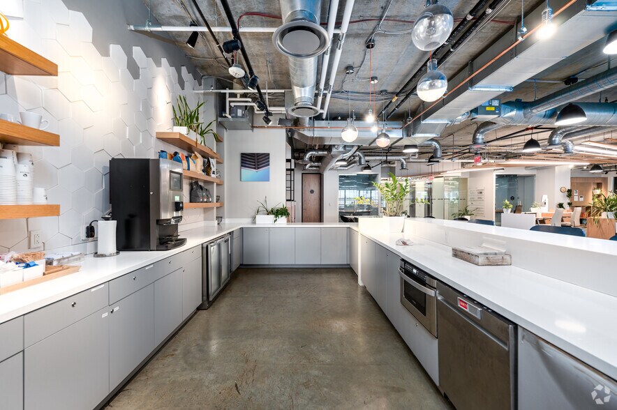 More Photos Of 1140 3rd St NE, Washington Office For Lease