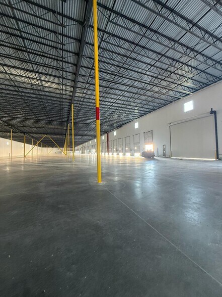 More Photos Of 115 Parkway Dr, Rincon Unknown For Lease