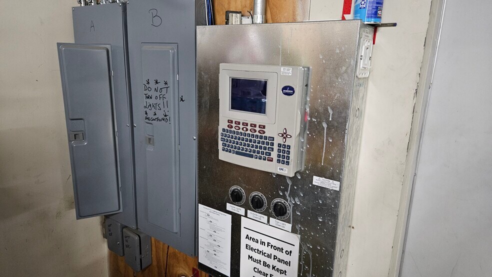 More Photos Of 6594 Ohio River Rd, Lesage Freestanding For Sale