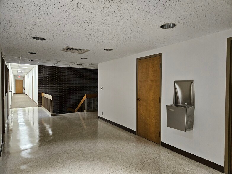 More Photos Of 1258 S Washington Ave, Saginaw Office For Sale