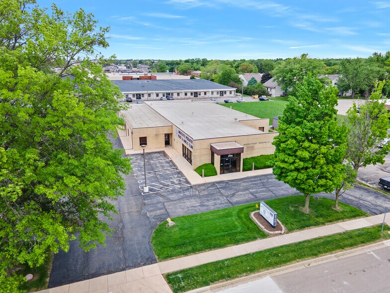 Primary Photo Of 2708 McGraw Dr, Bloomington Medical For Sale