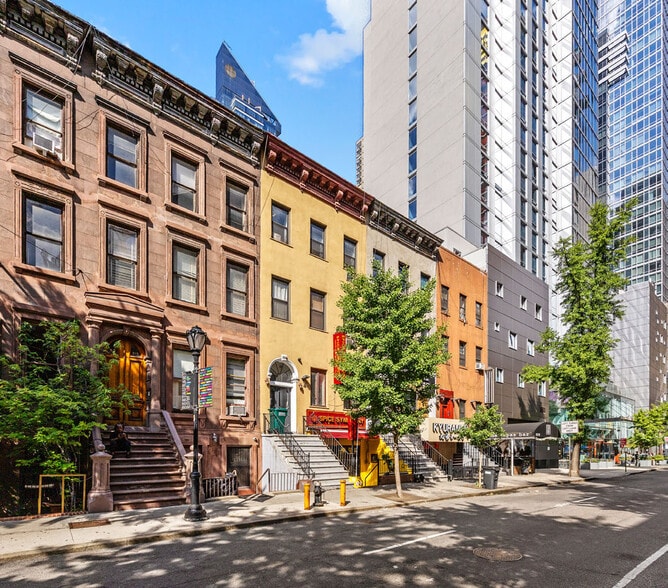 More Photos Of 317 W 46th St, New York Apartments For Sale
