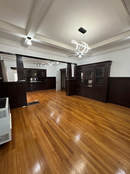 More Photos Of 1651 W 11th Pl, Los Angeles Apartments For Sale