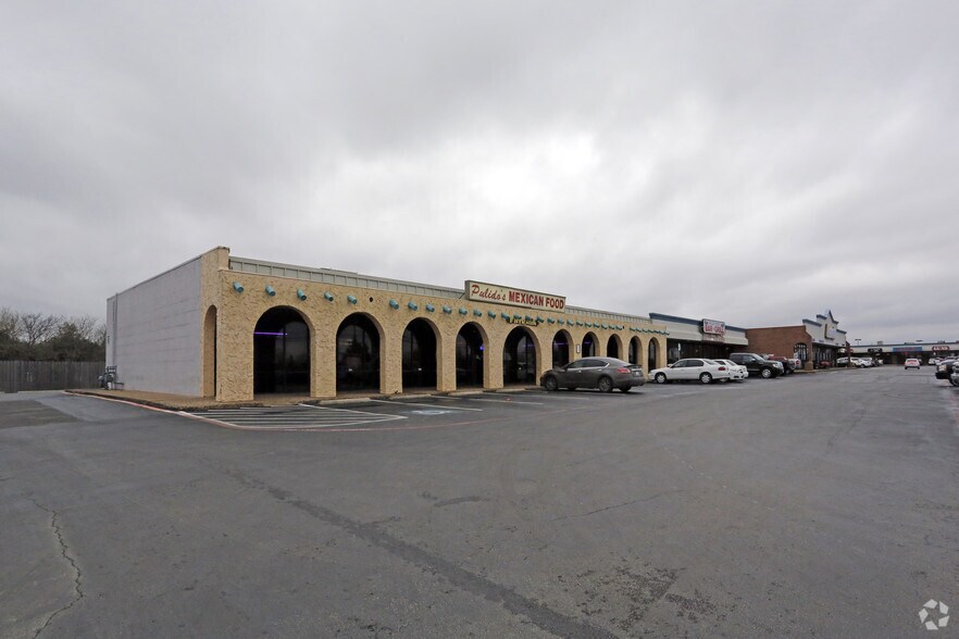 More Photos Of 1029 N Saginaw Blvd, Saginaw Storefront For Lease