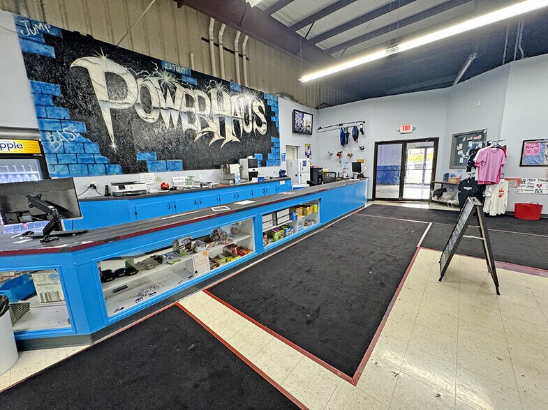 More Photos Of 8719 Hanover Industrial Dr, Columbia Industrial For Sale