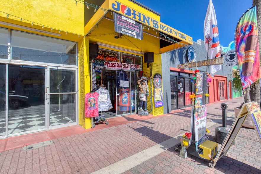 More Photos Of 815-823 Main St Beach, Daytona Beach General Retail For Sale