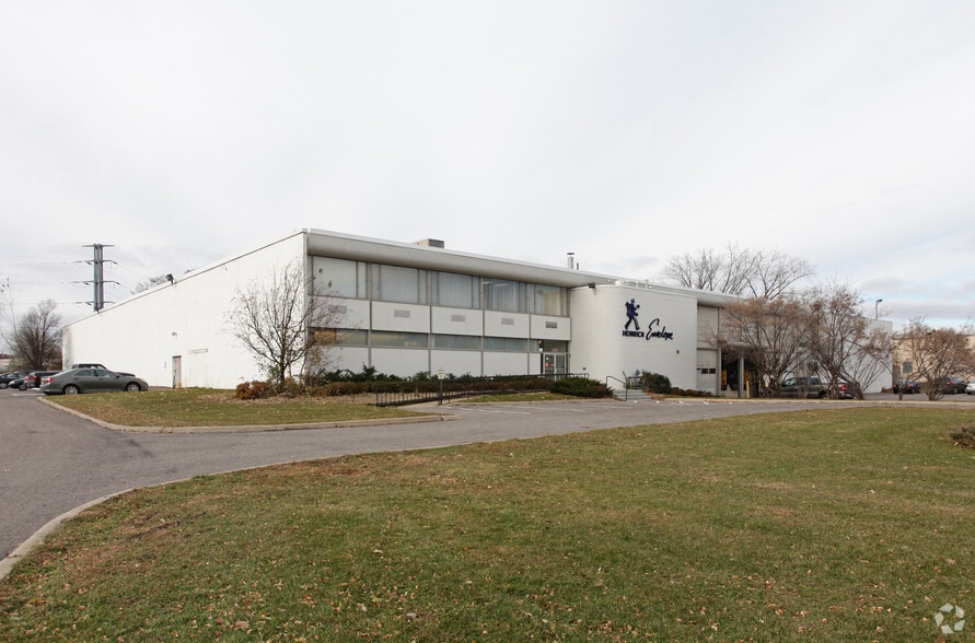 Primary Photo Of 925 N Zane Ave, Golden Valley Manufacturing For Sale