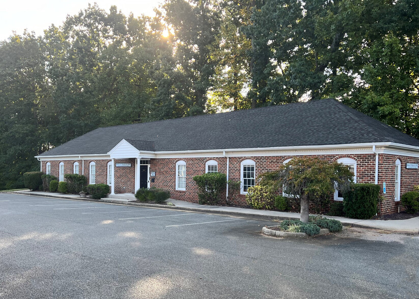 Primary Photo Of 302 Enterprise Dr, Forest Office For Lease