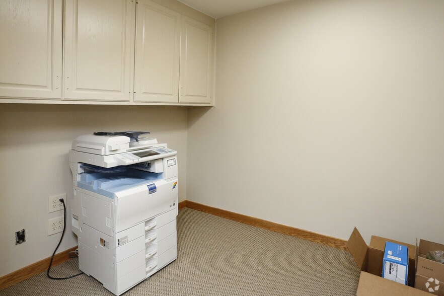 More Photos Of 7330 Highland Rd, Baton Rouge Coworking Space