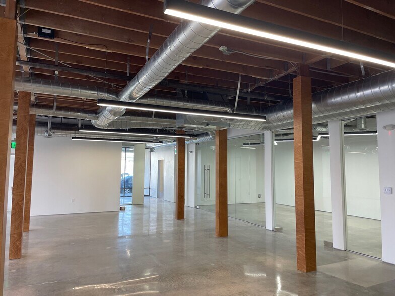 More Photos Of 2522 E 37th St, Vernon Distribution For Lease