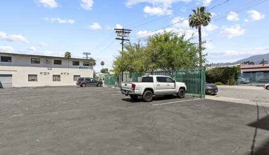 More Photos Of 2746-2750 Nina St, Pasadena Warehouse For Lease