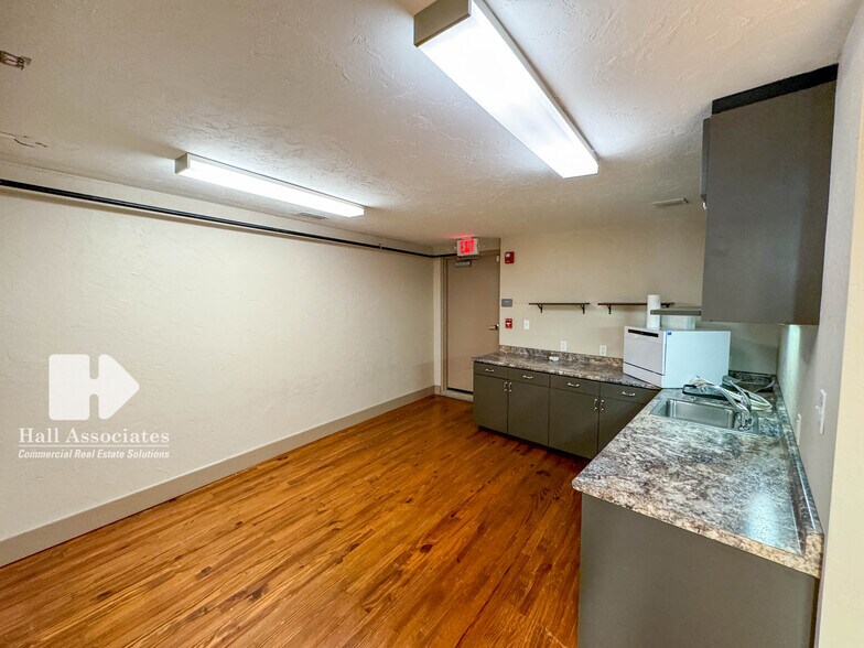 More Photos Of 108 Campbell Ave SW, Roanoke Loft Creative Space For Sale