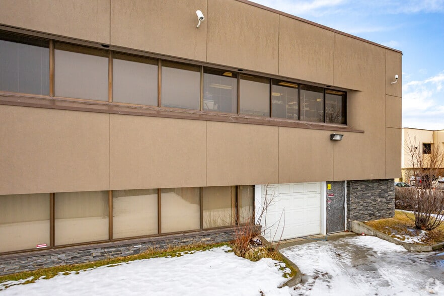 More Photos Of 17410 107 Ave NW, Edmonton Office For Lease
