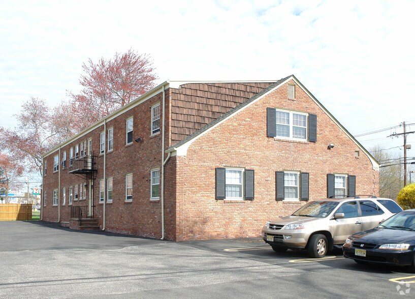 More Photos Of 535 Morris Ave, Springfield Medical For Lease