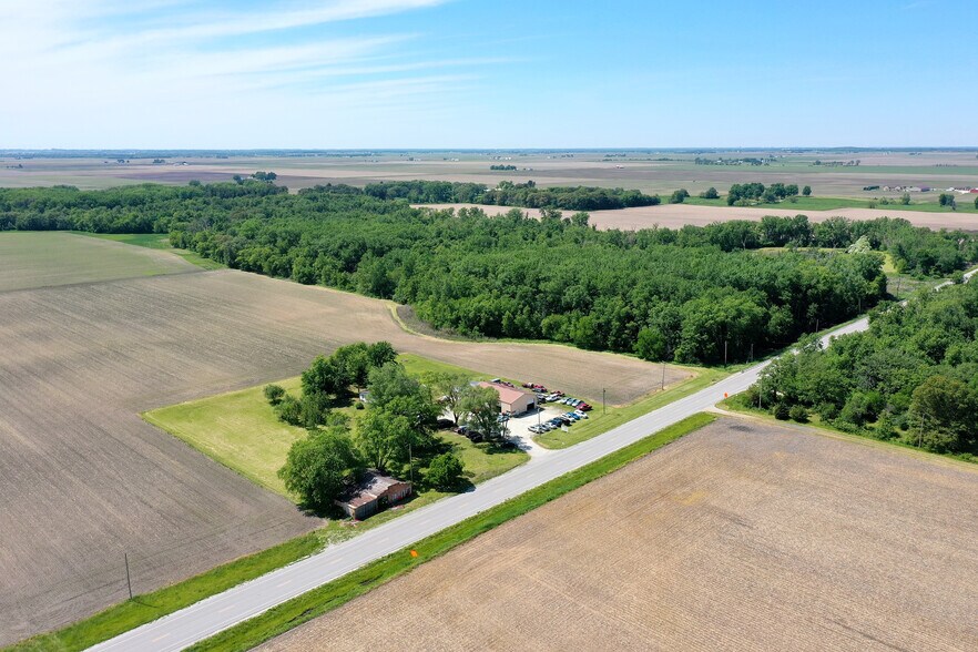 More Photos Of 3209 N State Rt 1, Saint Anne Flex For Sale
