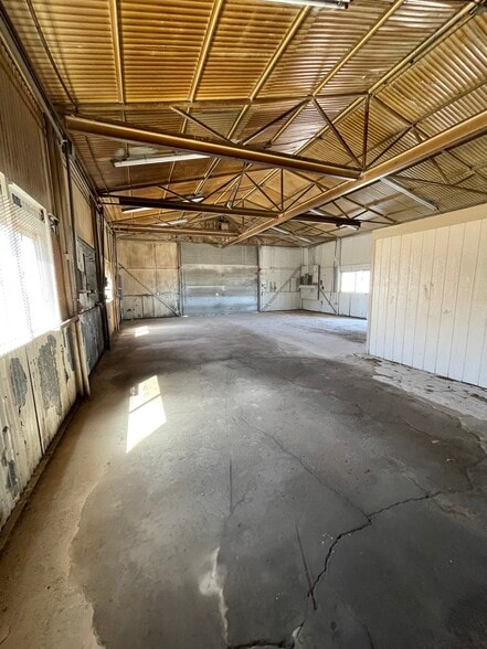More Photos Of 1506 W Broadway Pl, Hobbs Service For Sale