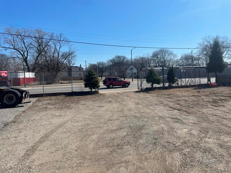 More Photos Of 5734 Ashland Ave, Chicago Warehouse For Sale