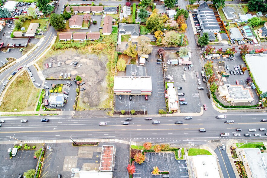 More Photos Of 9691 SE 82nd Ave, Happy Valley Storefront Retail Office For Sale