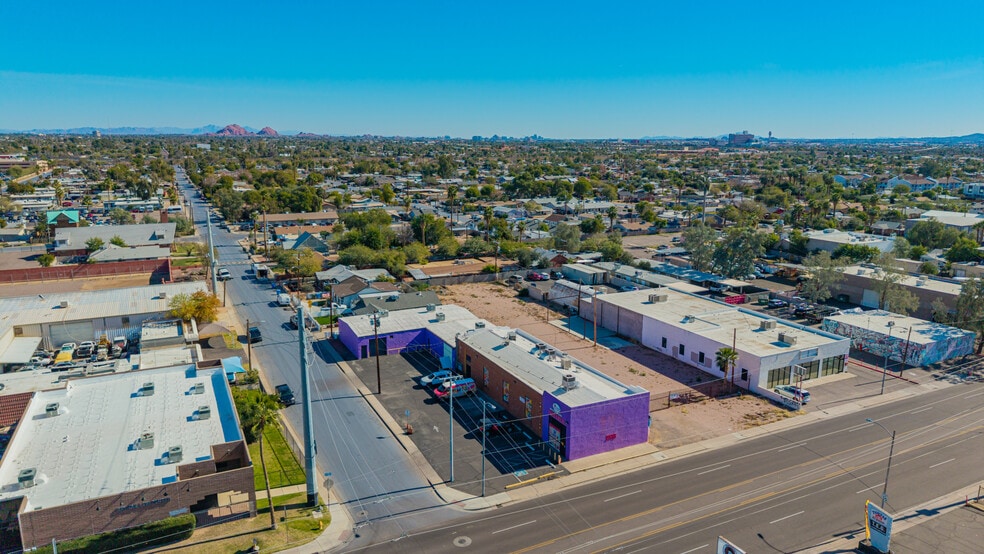 More Photos Of 2533 N 16th St, Phoenix Showroom For Sale