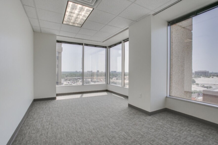More Photos Of 13601 Preston Rd, Dallas Office For Sale