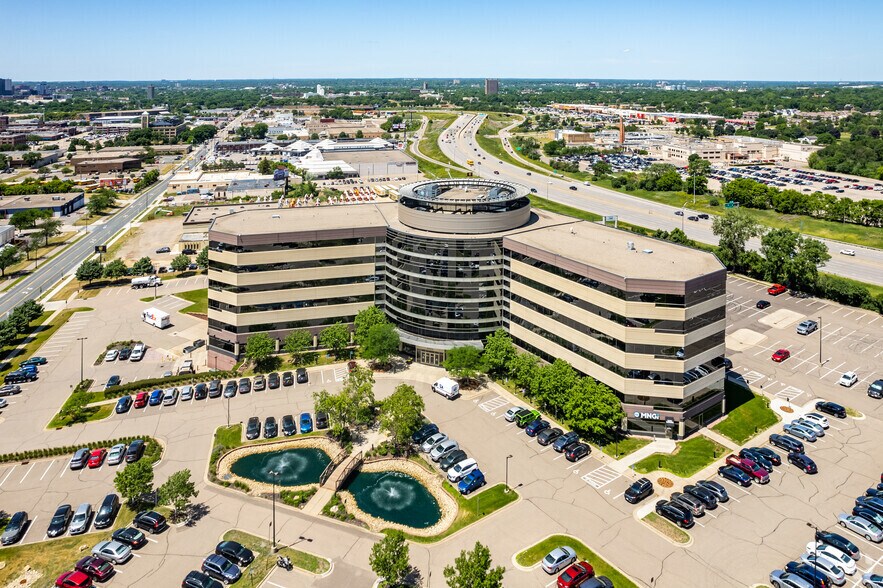 More Photos Of 3001 NE Broadway St, Minneapolis Office For Lease