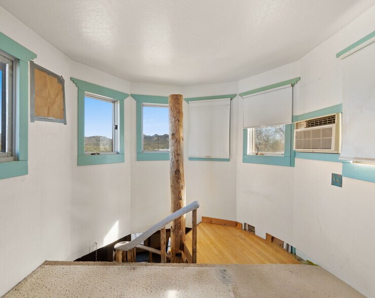 More Photos Of 1935 E Joy Ranch Rd, Phoenix Specialty For Sale