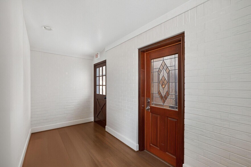 More Photos Of 10706 Gaston Rd, Katy Specialty For Lease