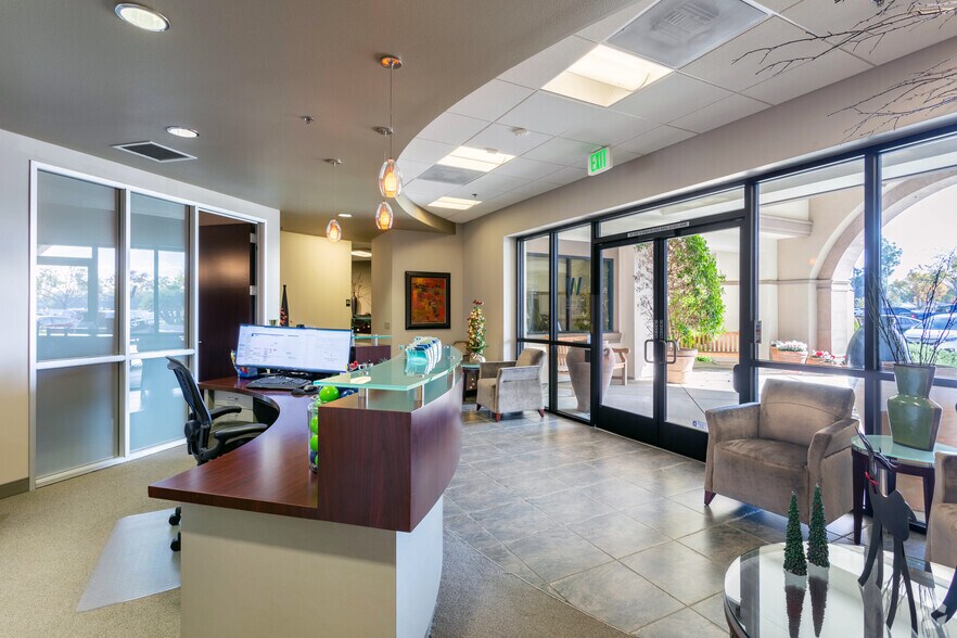 More Photos Of 7225 N 1st St, Fresno Office For Lease