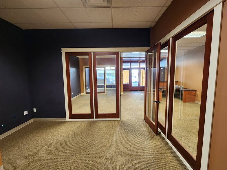 More Photos Of 180 Lithia Way, Ashland Office Residential For Sale