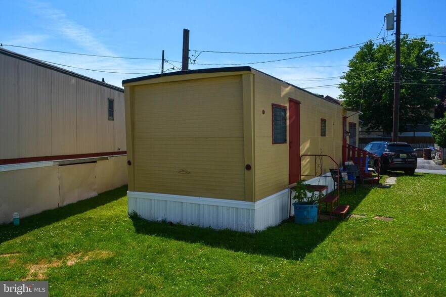 More Photos Of 122 State St, Middletown Manufactured Housing Mobile Home Park For Sale