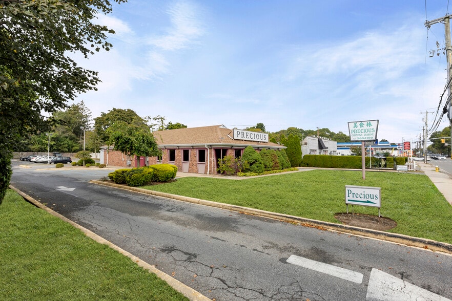 More Photos Of 504 Larkfield Rd, East Northport Restaurant For Lease