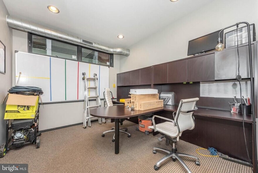 More Photos Of 338 E 25th St, Baltimore Office For Sale