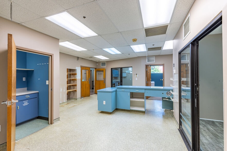 More Photos Of 2787 SE Cobb Dr, Smyrna Medical For Sale