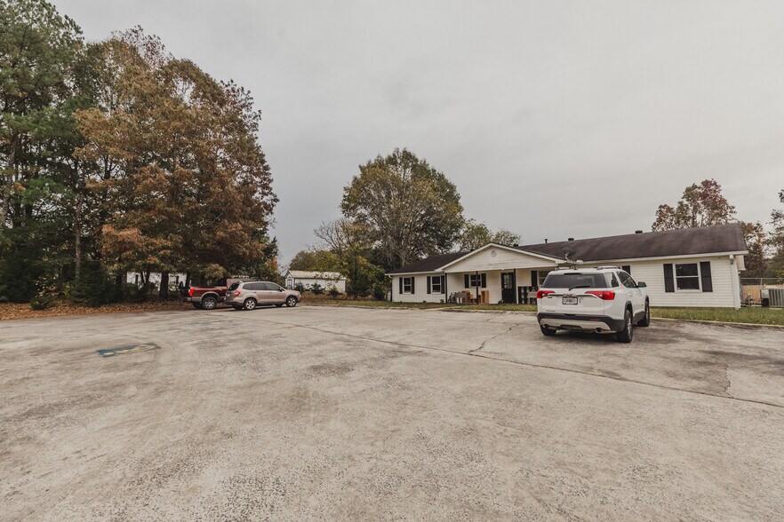 More Photos Of 62 Wax Rd, Silver Creek Daycare Center For Sale