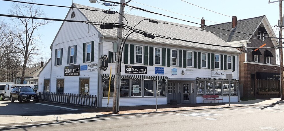 More Photos Of 26 Main St, Orleans Freestanding For Lease