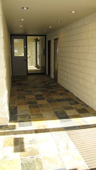 More Photos Of 1900 Hines St SE, Salem Office For Sale
