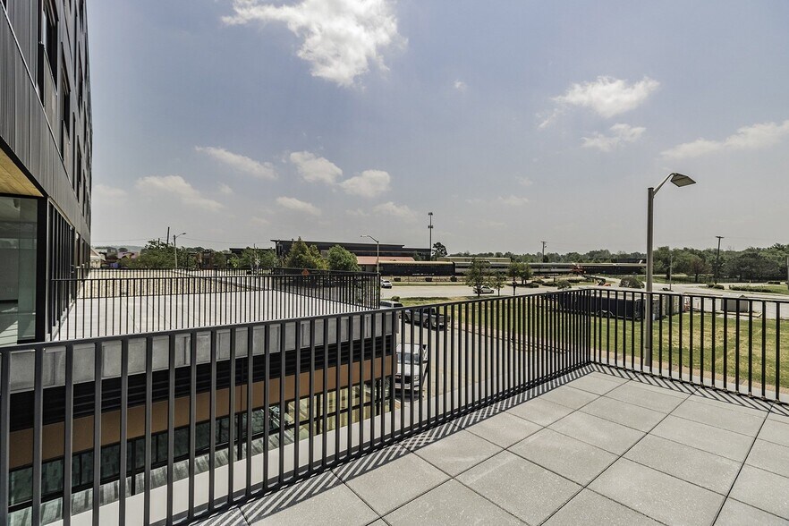 More Photos Of 202 E Emma Ave, Springdale Apartments For Lease