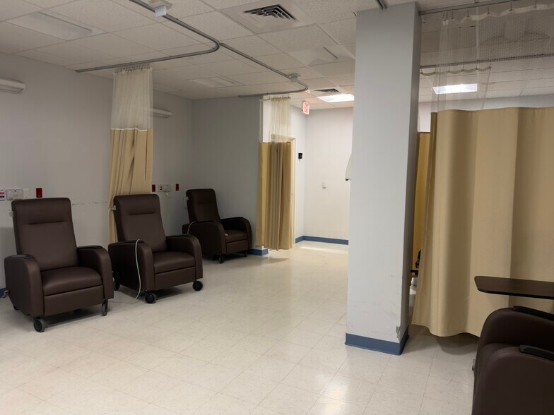 More Photos Of 1157 S State Road 7, Wellington Office For Lease