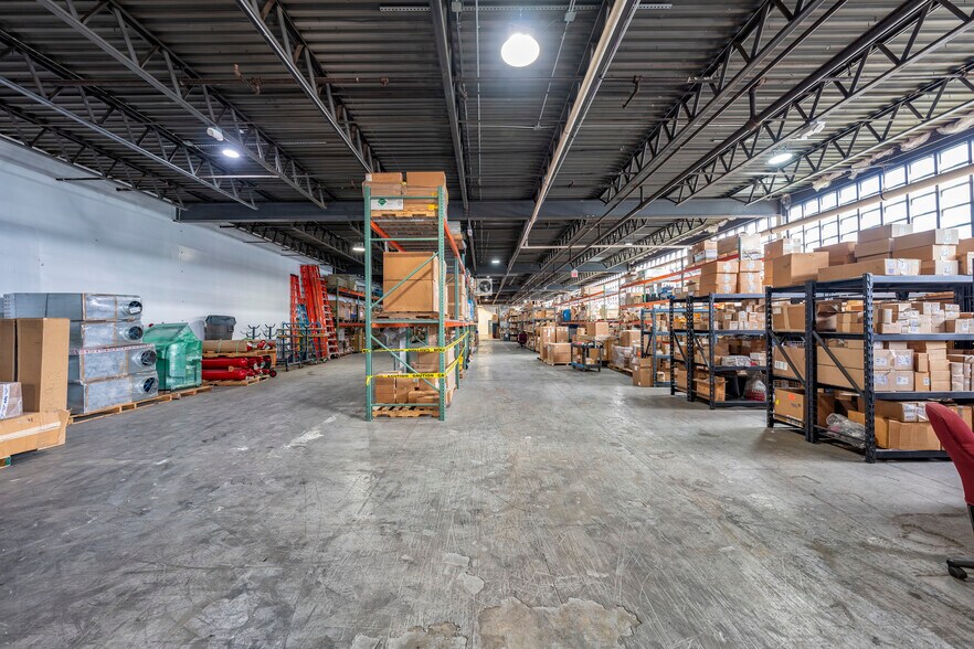 More Photos Of 380 North St, Teterboro Flex For Lease