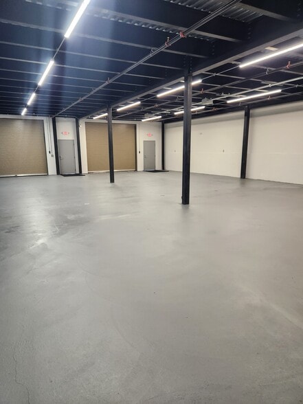 More Photos Of 15 Sproat St, Middleborough Industrial For Lease